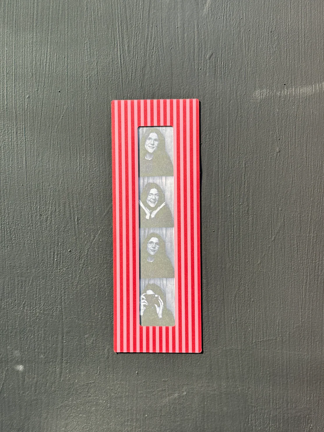 Photobooth Frame | Single Frame | Magnetic Frame: Red - Image 3