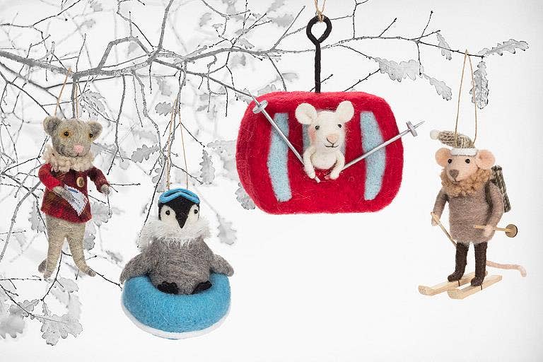skiing mouse in gondola ornament - Image 2