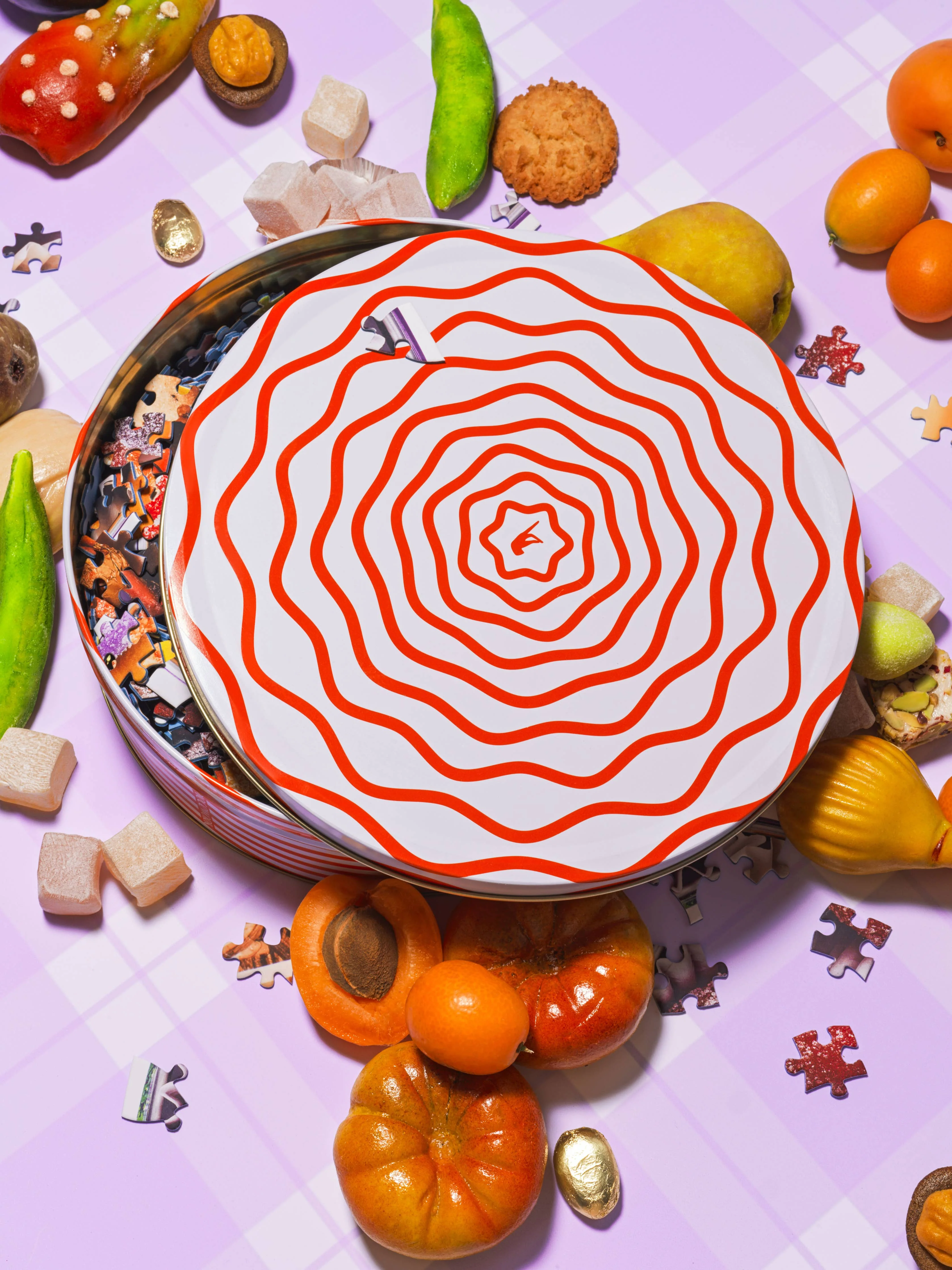 sugarplum cookie tin - Image 3