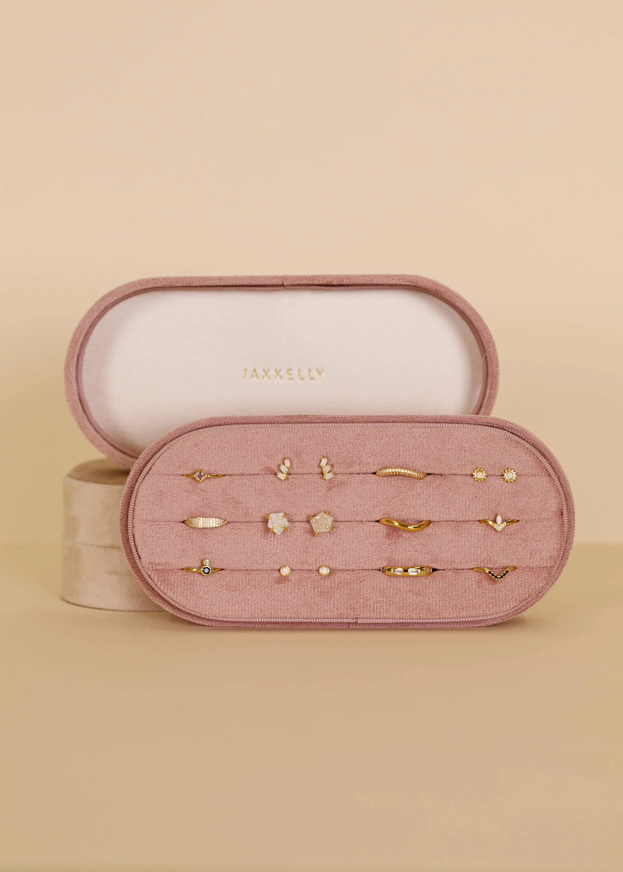 velvet jewelry box - large oval - light pink